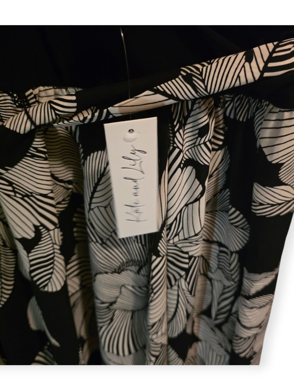 Kate and Lily Faux Wrap Floral Midi Dress Black White Size 2X - Picture 4 of 6